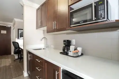 Sandman & Suites Calgary South - 63