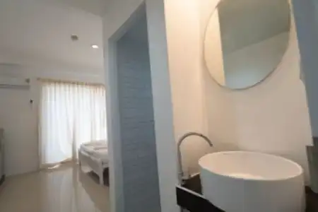 RQ Bangkok Sukhumvit 50 by Collection O - 7