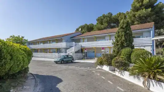 Campanile NATURE - Marseille Saint-Antoine - 0