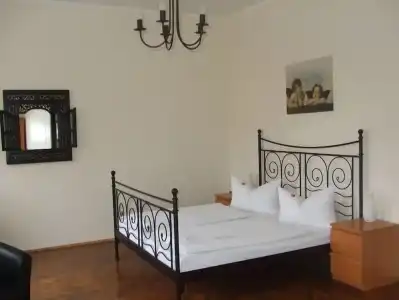 Gästehaus Villa Seraphinum - 11