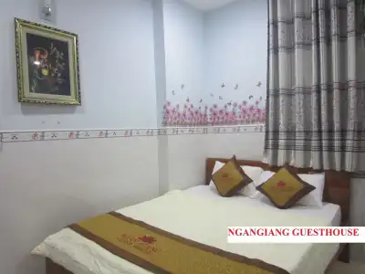 Ngan Giang Guest House - 4