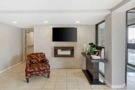 Quality Inn - 4