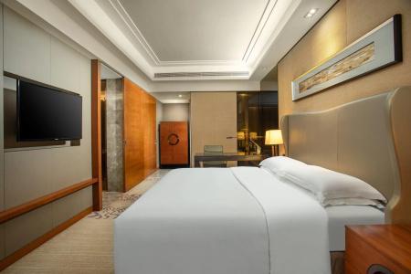 Crowne Plaza Huizhou by IHG - 30