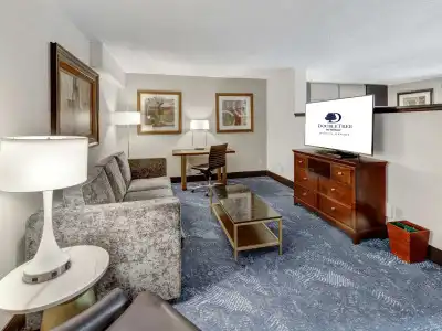 DoubleTree by Hilton Wichita Airport - 5