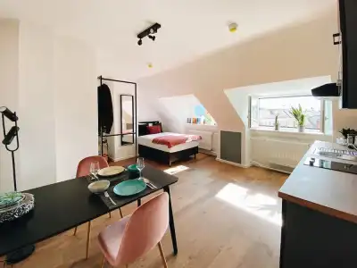 Melter & Apartments - a Neighborhood - 19