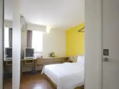 7 Days Inn (Guangzhou Dashi)(7天酒店·广州番禺野生动物园大石店) - 5