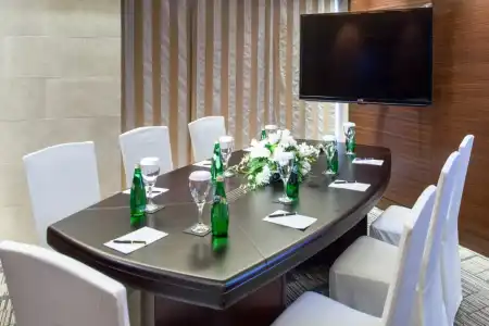 Majestic City Retreat - 25