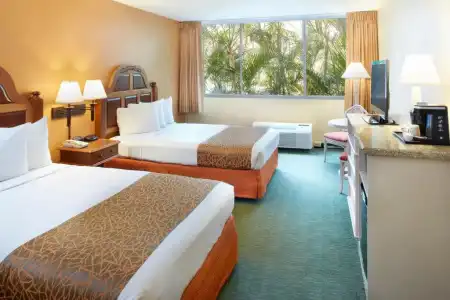 Airport Honolulu, Trademark Collection by Wyndham - 59