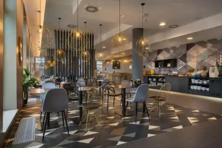 Holiday Inn - the niu, Ridge Halle Central Station by IHG - 9
