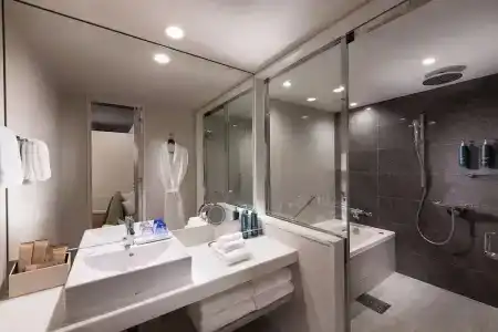 DoubleTree by Hilton Tokyo Ariake - 46