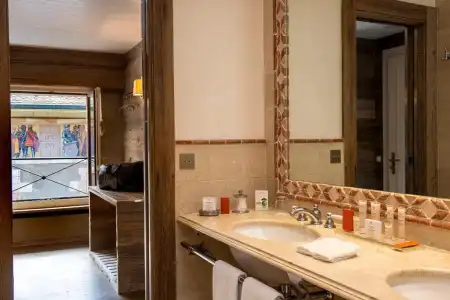 Hôtel Les Armures - 99