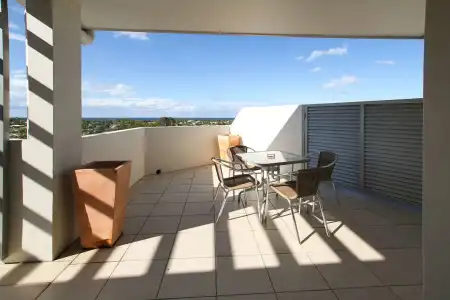 Caloundra Central Apartment - 6