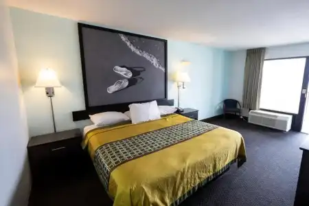 Ocean Breeze Inn - 24