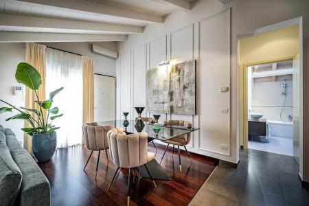 Ungherese Small Luxury - 159