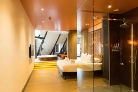 Manzo's Suites - 65