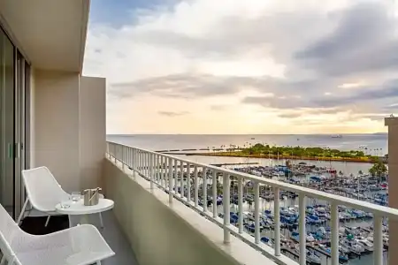 Hilton Vacation Club The Modern Honolulu - 99