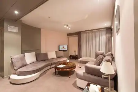 Central, Spa & Lounge Bar - 6