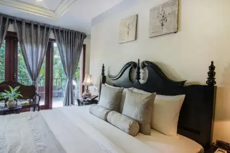 Mane Boutique & Spa - 103