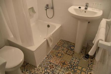 Hostal Menurka - 8