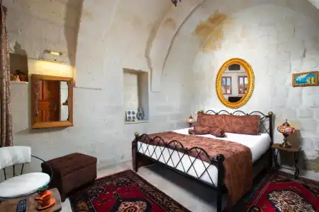 Romantic Cave - 74
