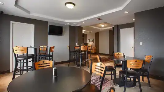 Best Western The Inn At Rochester Airport - 23