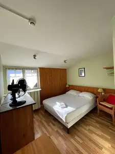 Authentic by Balladins, Hôtel le Carré d'Aix - 86