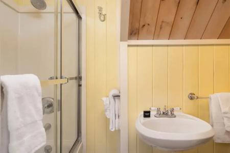 Spruce Point Inn - 66