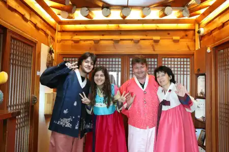 Bukchonmaru Hanok Guesthouse - 19