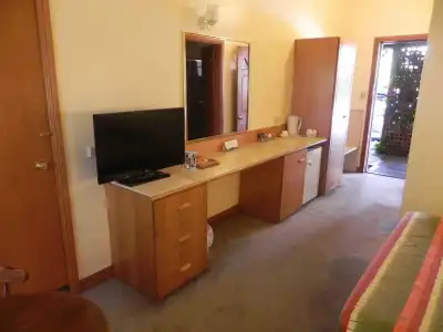 St Georges Motor Inn - 12