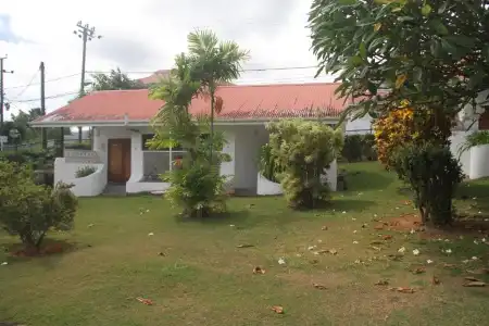 Daniella's Bungalows - 0