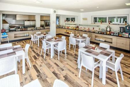 Queen Aphrodite - 12