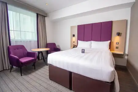 Premier Inn Dubai International Airport - 6