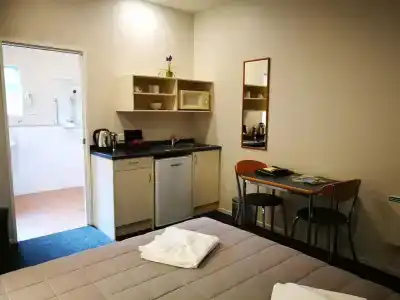 Airport Birches Motel - 105