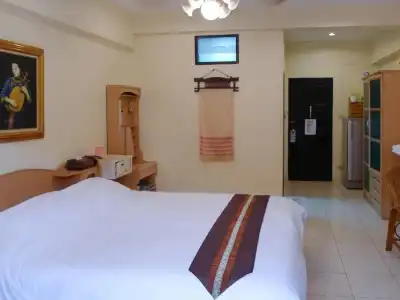 Metro Apartments - 12