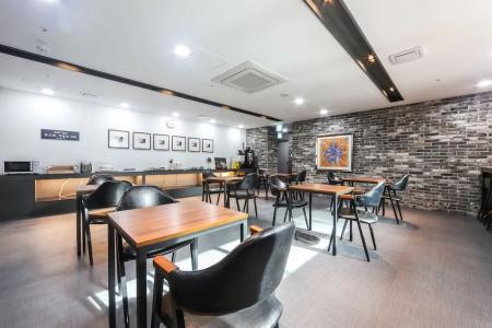 Dynamic Guesthouse - 36