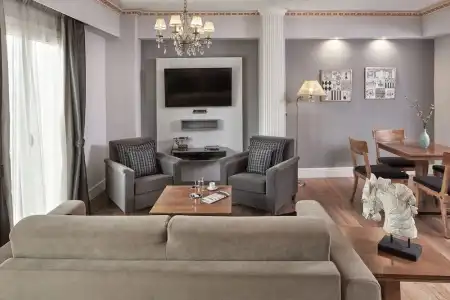 AVA & Suites - 143