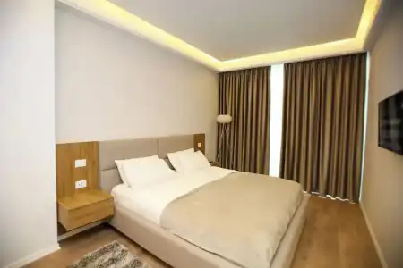 Vlora International - 89