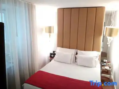 The 7, Suites, Studios & Apartments - 50