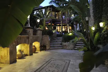 Tuvana - Special Class - 9