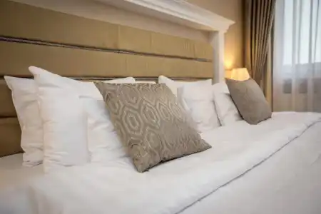 Queen's Court & Residence - 147