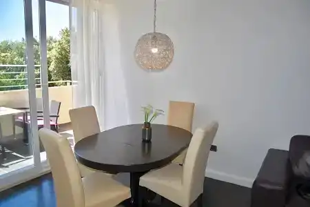 Apartment 3 Beaches With Free Parking - 262