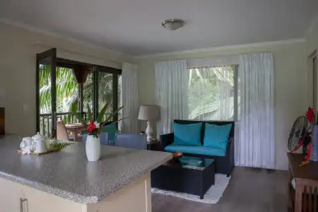 Hillside Retreat - 16