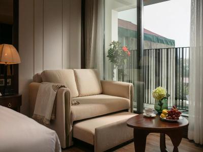 The Chi Novel Hostel - 205