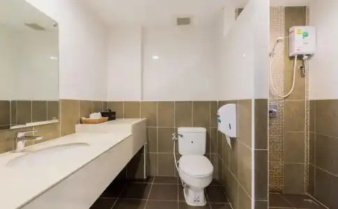 The Rich Ubonrachatani - 5