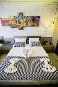 Laren Family & Spa - Boutique - 100