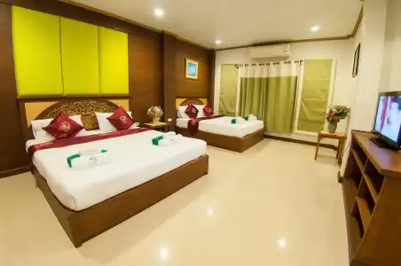 The Green Beach Resort - 78