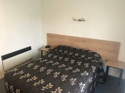 Fenton Court Motel - 2