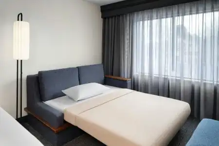 Courtyard Chesapeake Greenbrier - 3