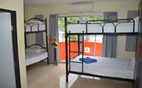 Living Room Guesthouse - 4