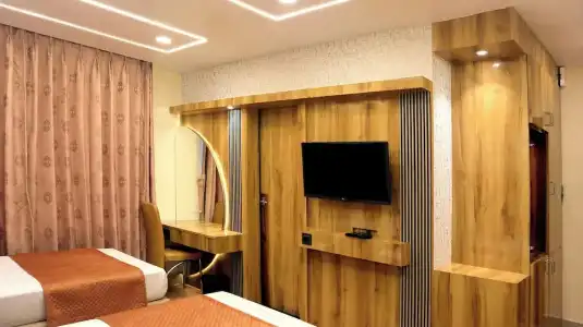 Executive Tower - 51